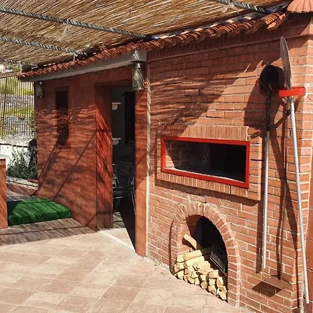 فندق مبيت وإفطار Ioli Vesuvio إيركولانو