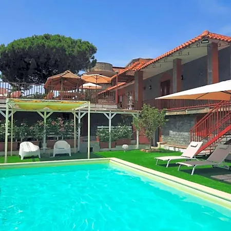 فندق مبيت وإفطار Ioli Vesuvio 4*